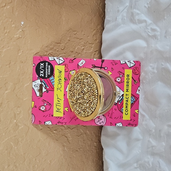 NWT BETSEY JOHNSON MAGNIFYING BLING COMPACT MIRROR - Picture 4 of 5